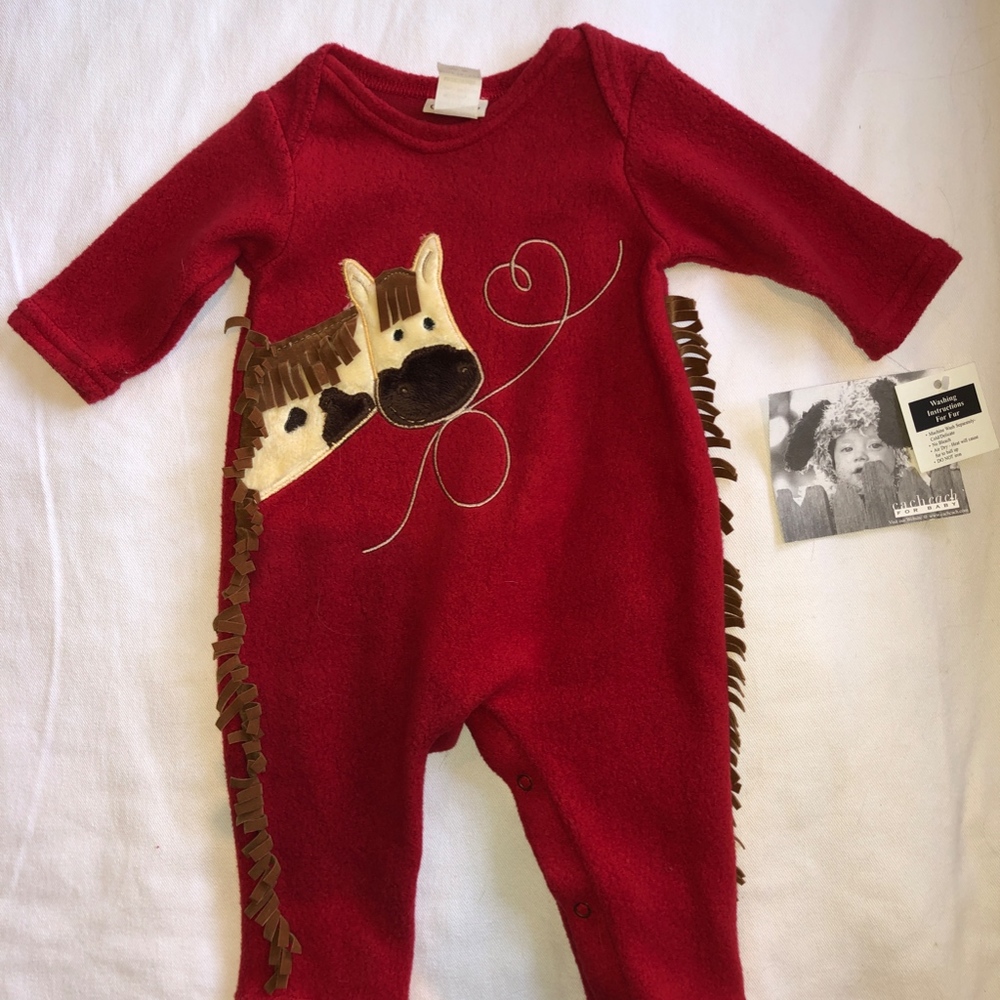 CachCach Red One Piece